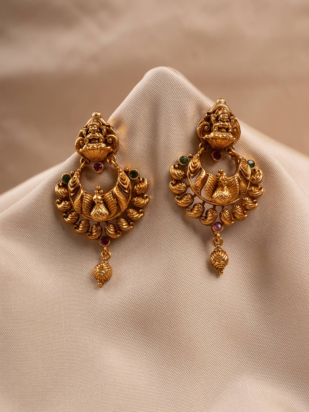 Antique gold jewellery earing front view