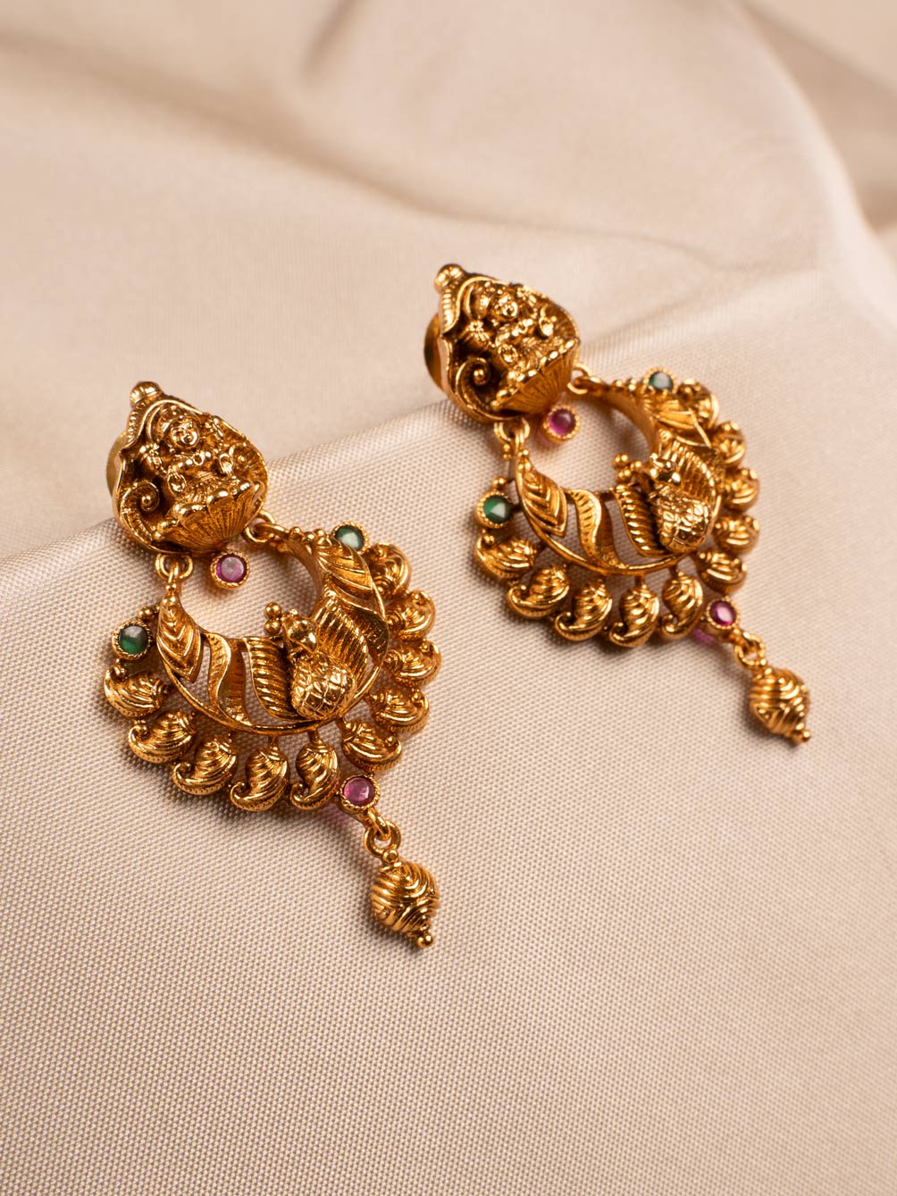 Antique gold jewellery earing front view