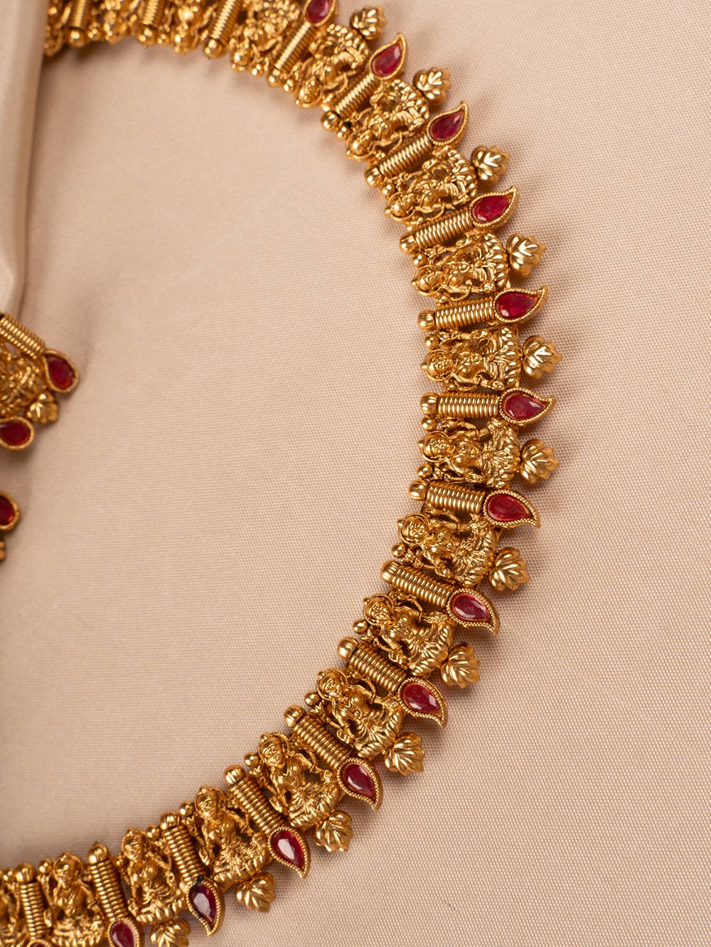 antique necklace jewellery